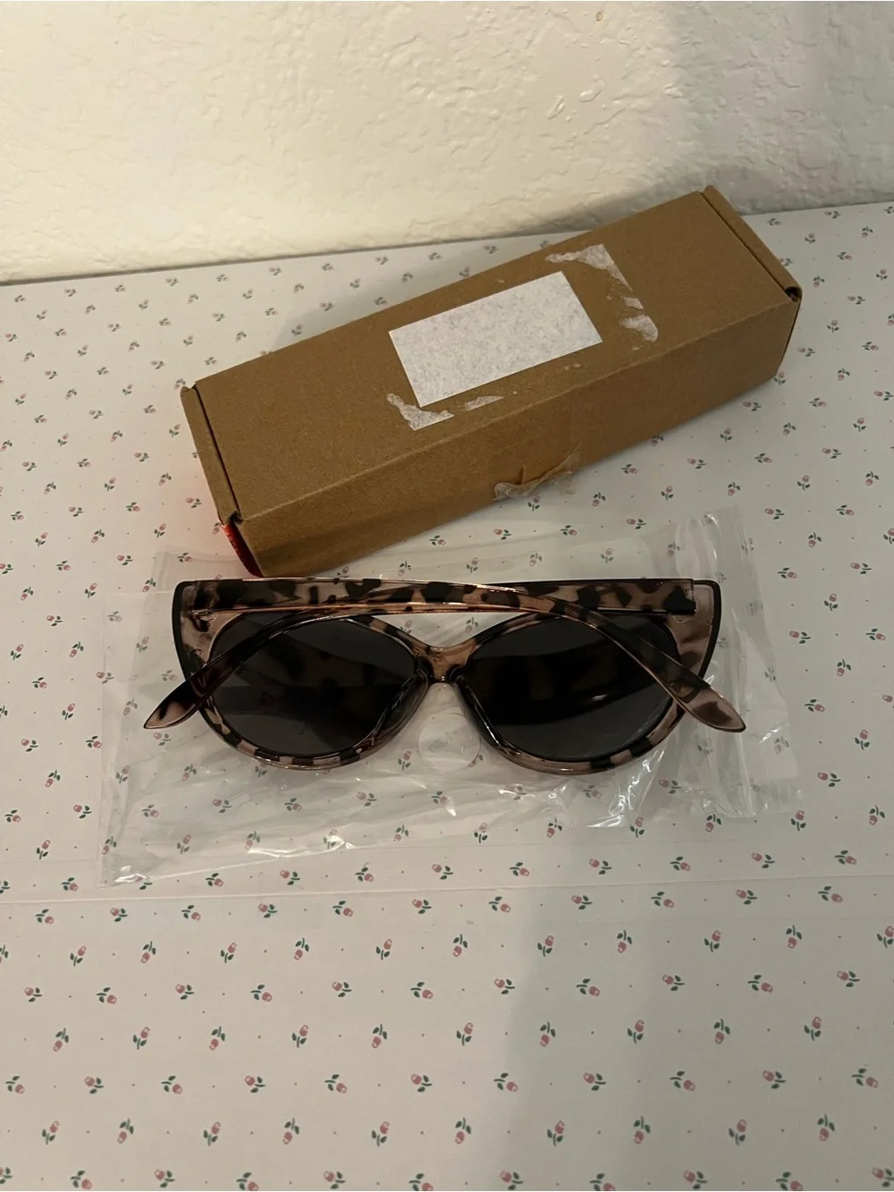 Cat Eye Sunglasses in Pink Tortoise Shell — Retro Glam